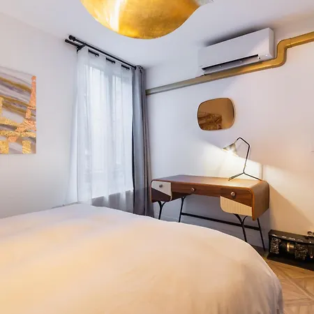 Elegant And New Apartman