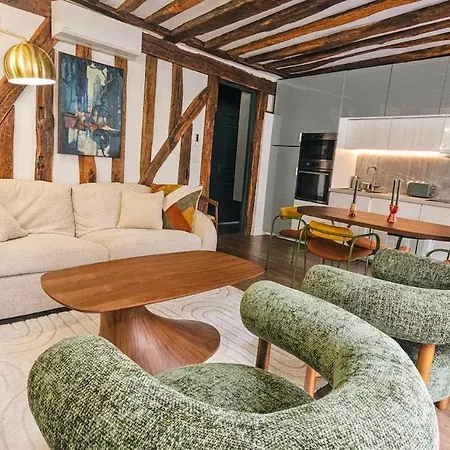 Elegant And New Apartman