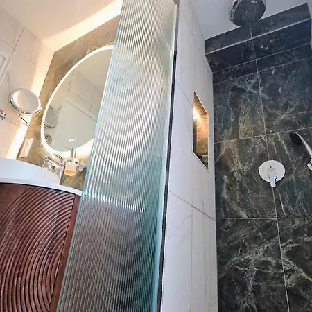 Apartman Elegant And New