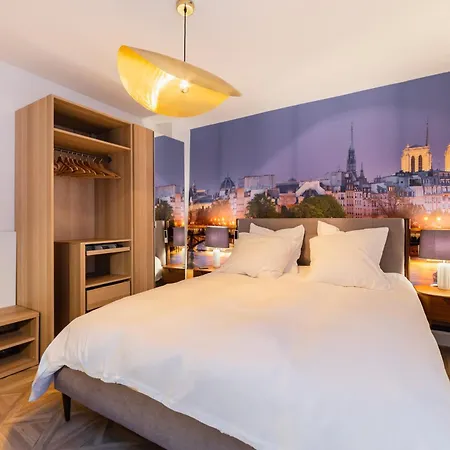 Apartment Elegant And New Paris