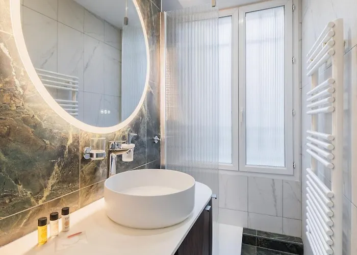 아파트 Elegant And New